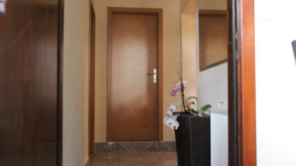 Elg Rooms โพสโตยนา ภายนอก รูปภาพ