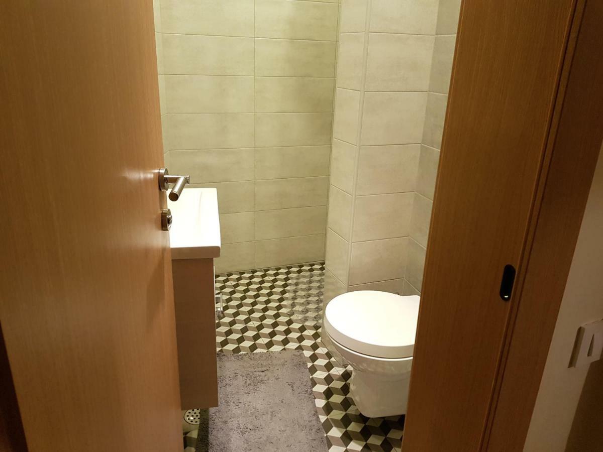 Elg Rooms โพสโตยนา ภายนอก รูปภาพ