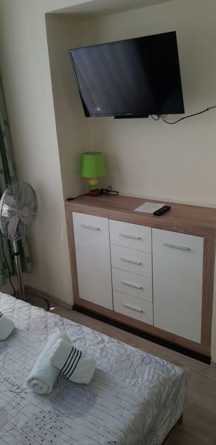 Elg Rooms โพสโตยนา ภายนอก รูปภาพ