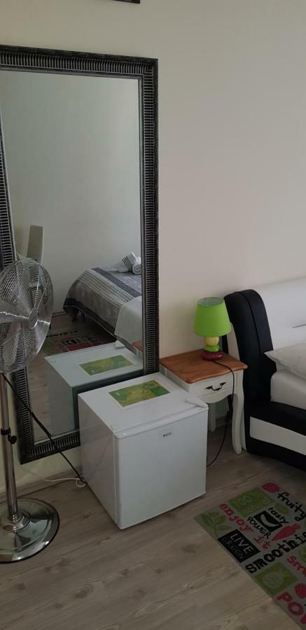 Elg Rooms โพสโตยนา ภายนอก รูปภาพ