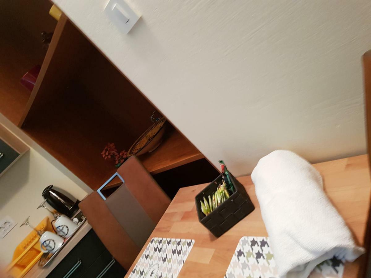 Elg Rooms โพสโตยนา ภายนอก รูปภาพ
