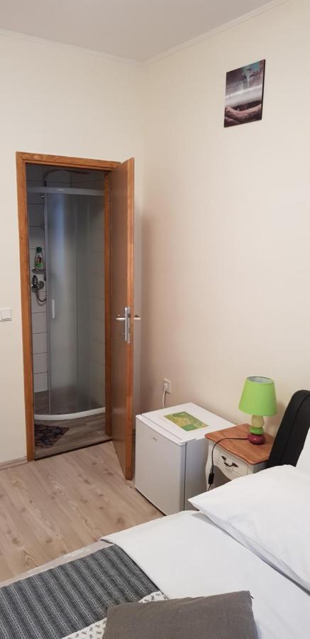 Elg Rooms โพสโตยนา ภายนอก รูปภาพ